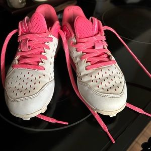 Girls softball cleats